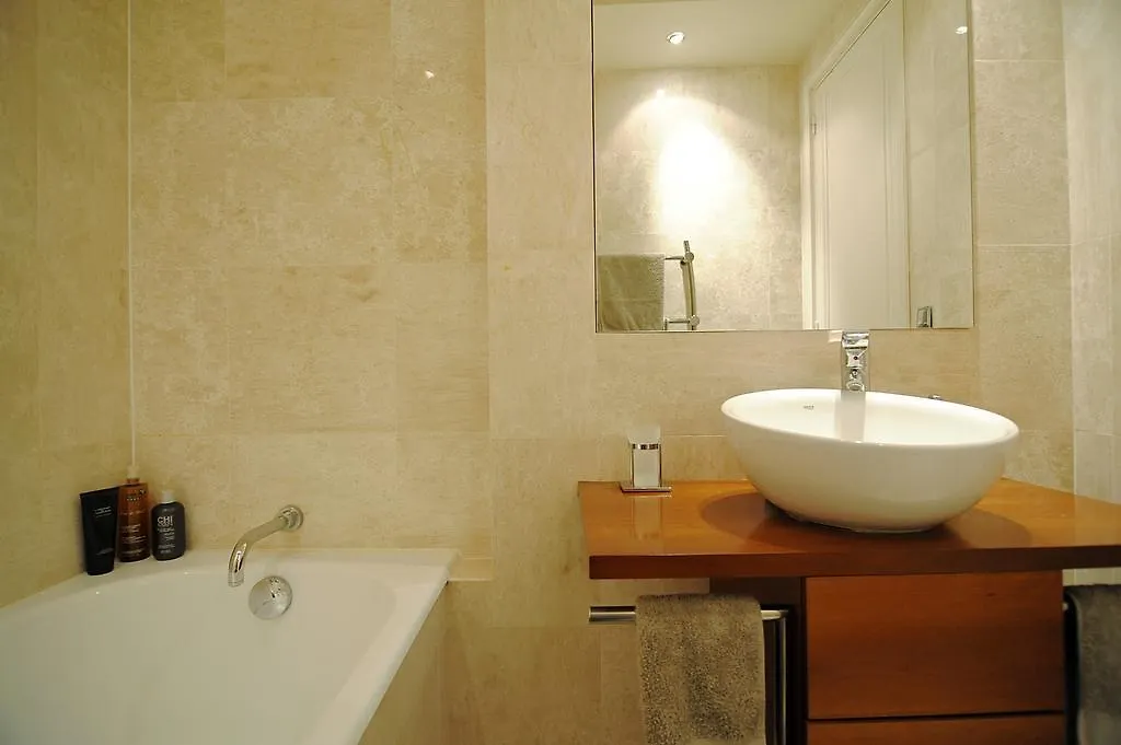 Champs Elysees - Air Conditioning Bed & Breakfast 3*