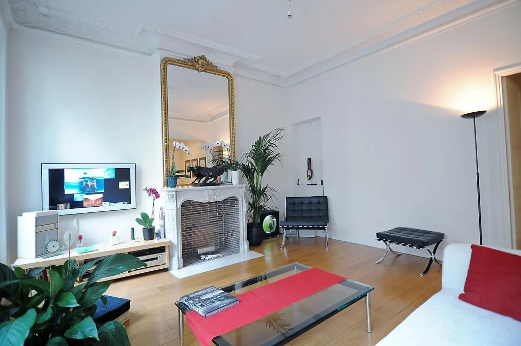 Bed and breakfast Champs Elysees 3*